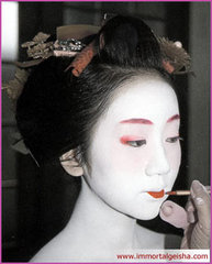 История и разновидности восточного макияжа